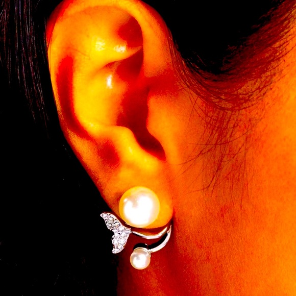 🧜🏻♀️⚪️🧜🏼♂️MY MERMAID❗️PAPARAZZI “MODULAR MERMAID” WHITE POST EARRINGS❗️ - Picture 2 of 4